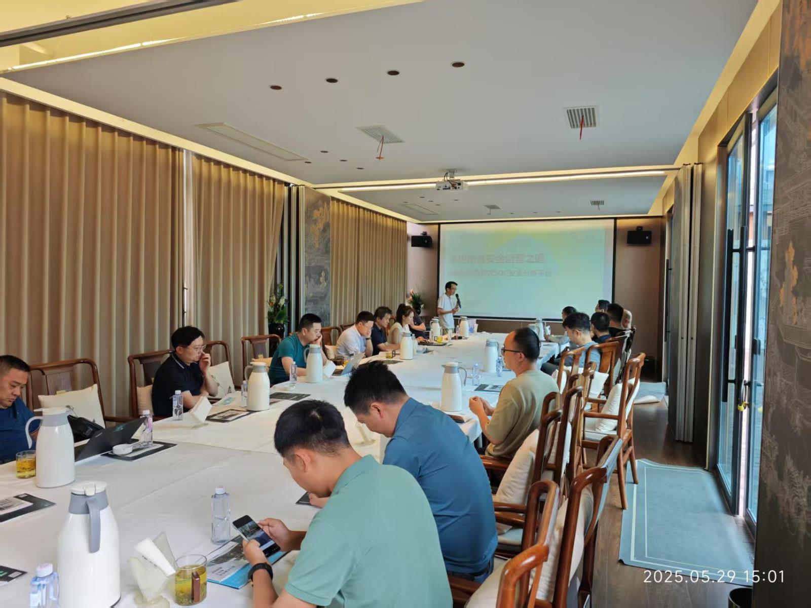 095eea7748f60fdcc8ececea5745f70.jpg 095eea7748f60fdcc8ececea5745f70.jpg